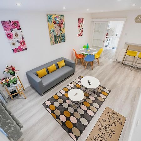 Pass The Keys - Bright & Airy 2Br 2Bath Apt In Perfect Location Belfast Exterior photo
